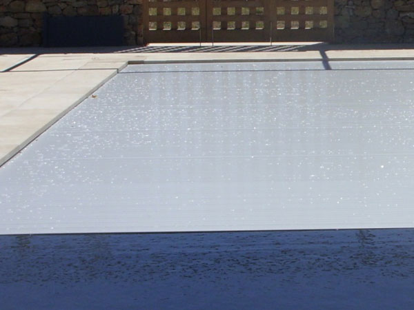 automatické lamelové zakrytí bazénu